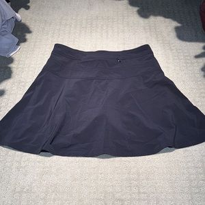 Athleta Size 8 Black Tennis Skirt w/ Built In Shorts